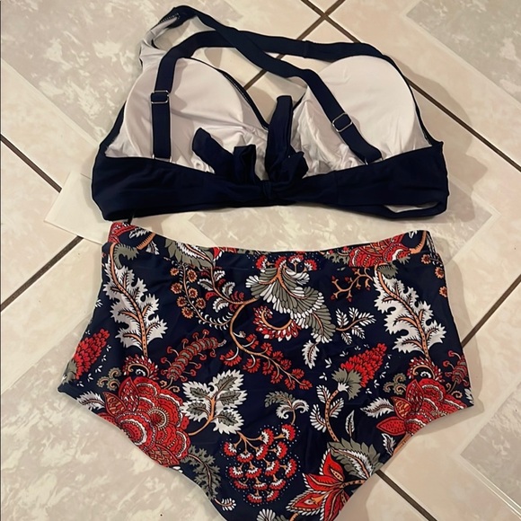 Floral Print Bikini Set - Navy and Multicolor - Picture 6 of 9